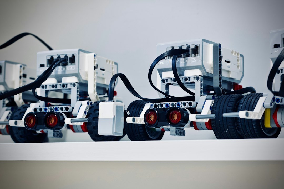 Mô hình robot và linh kiện STEM phục vụ học tập thực hành
